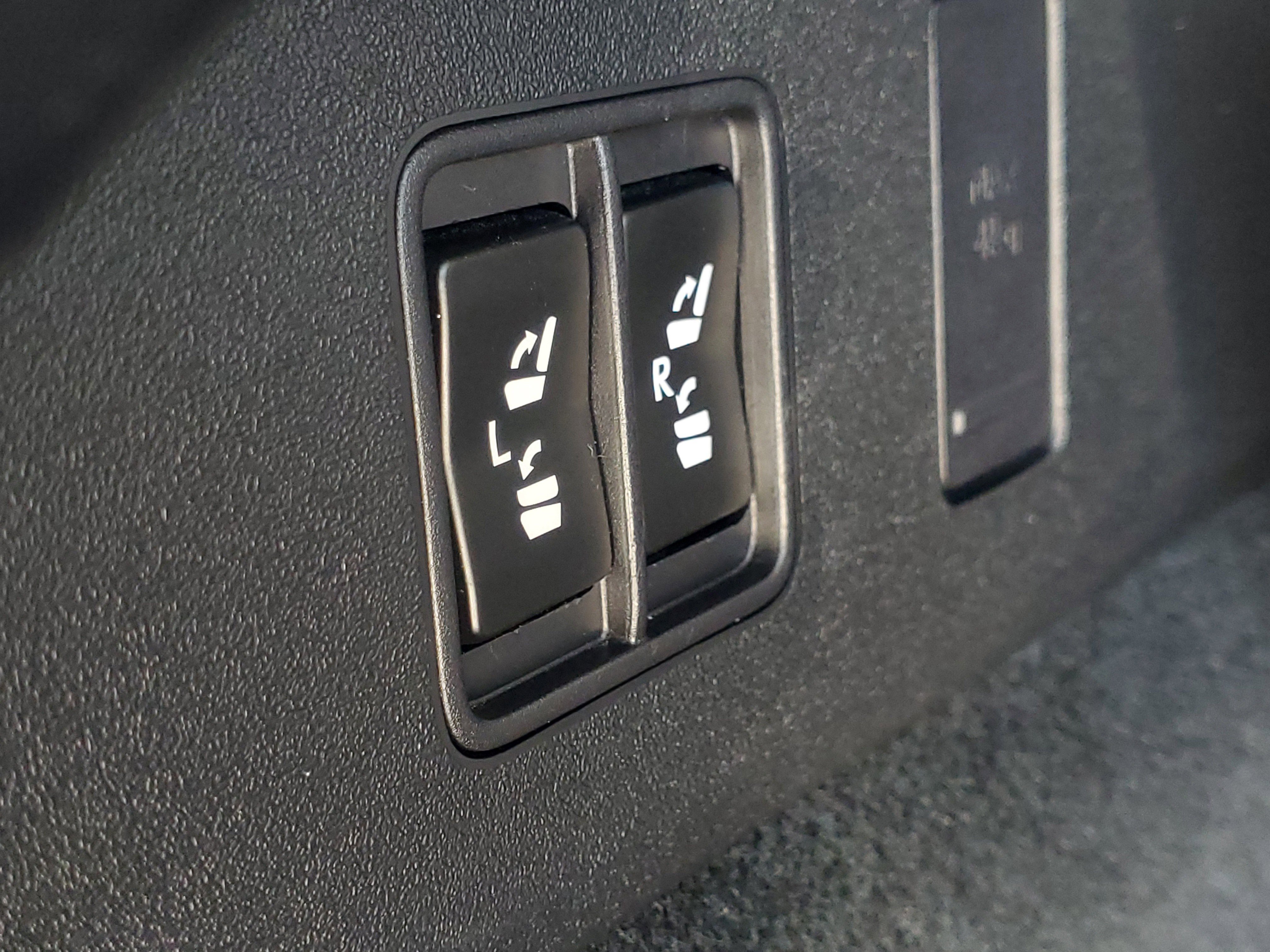 Used 2022 Lexus RX 350L FWD w/ Premium Package image 14