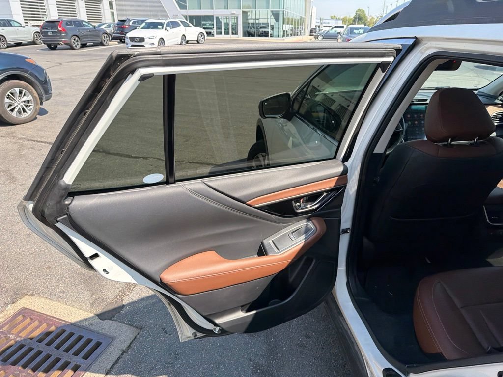Used 2021 Subaru Outback Touring w/ Popular Package #2 AWD/4WD image 9