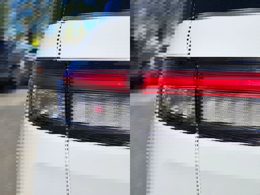 New 2025 Jeep Grand Cherokee Limited image 9