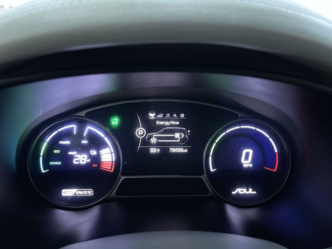 Used 2016 Kia Soul EV + w/ Sun & Fun Package image 20