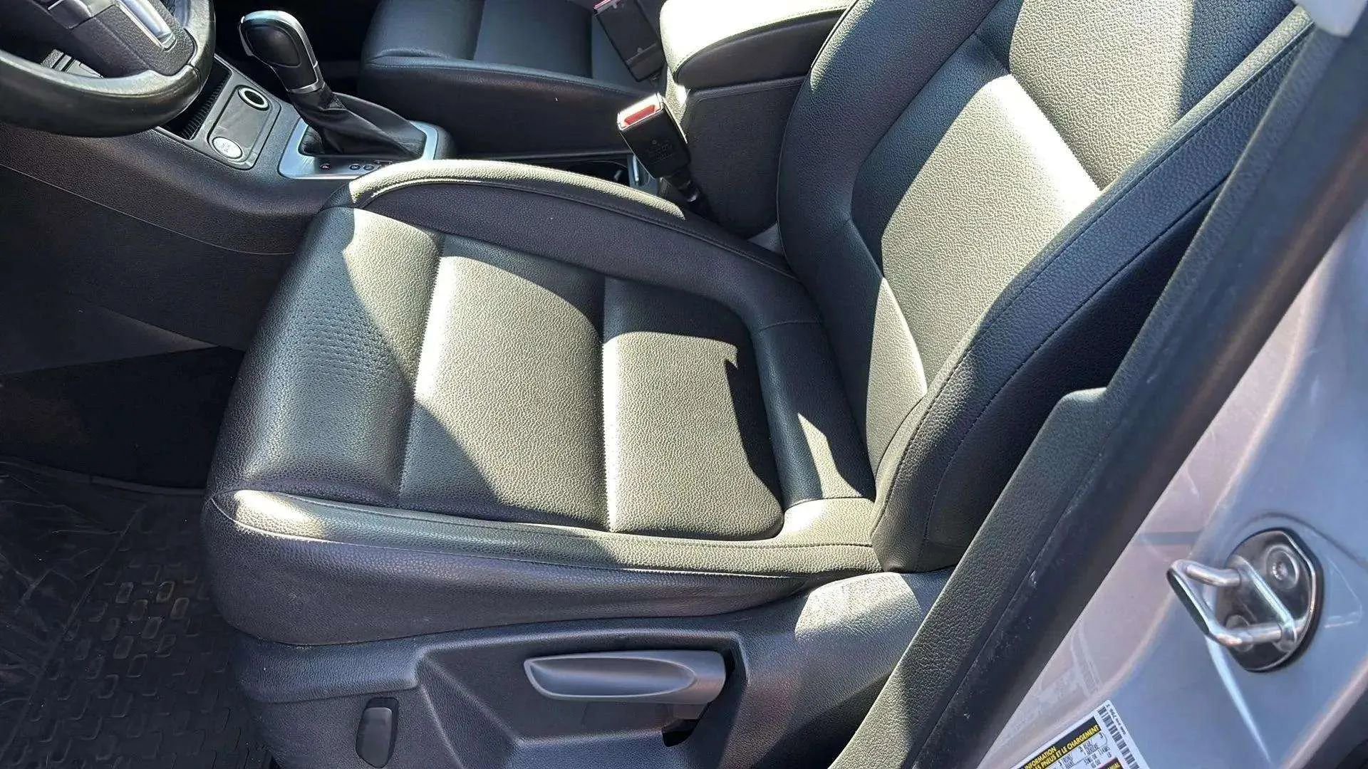 Used 2016 Volkswagen Tiguan S image 13