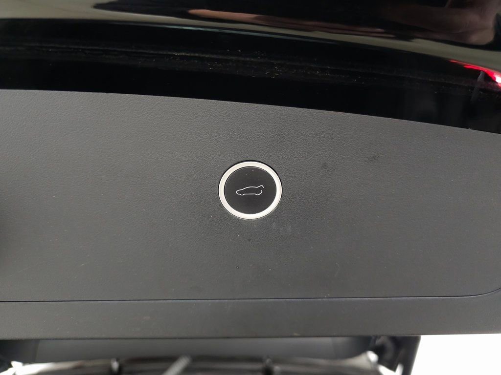 Used 2018 Tesla Model X 75D image 9