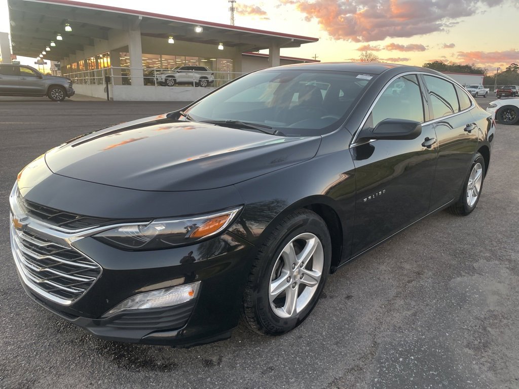 Used 2024 Chevrolet Malibu LT image 3