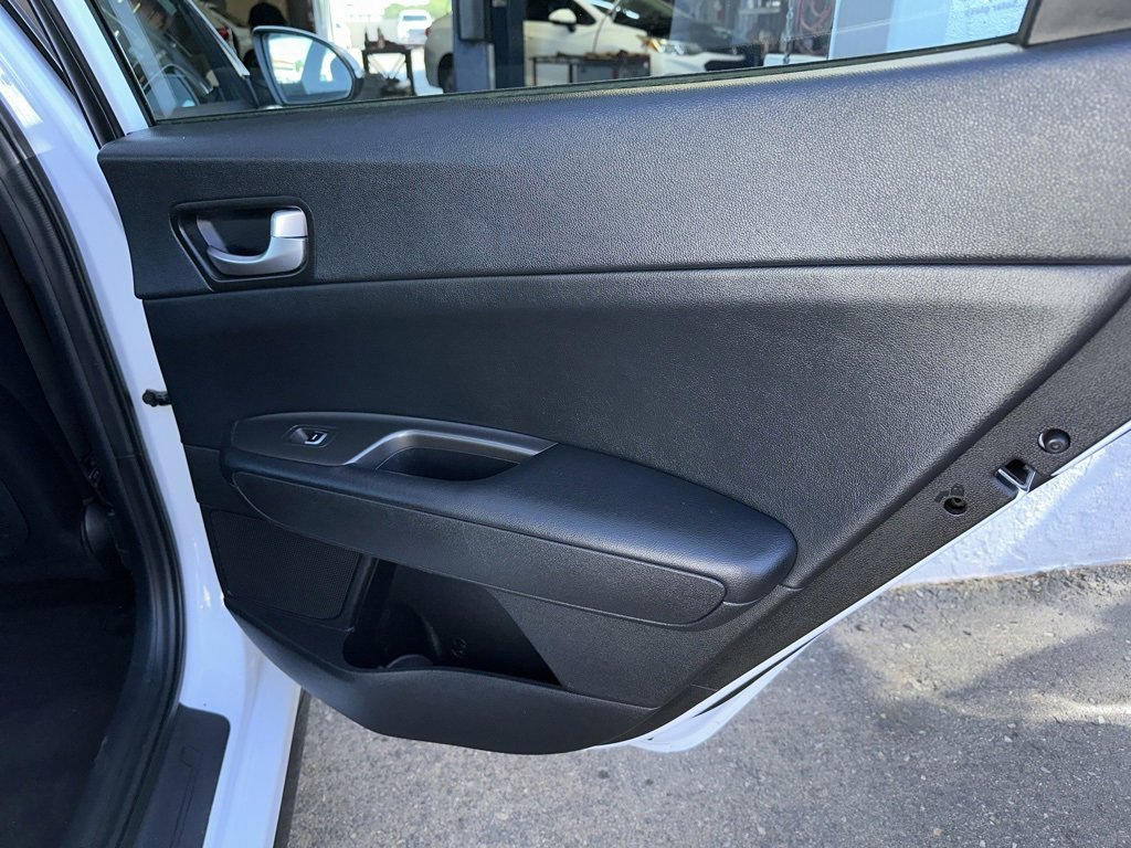Used 2019 Kia Optima S image 18