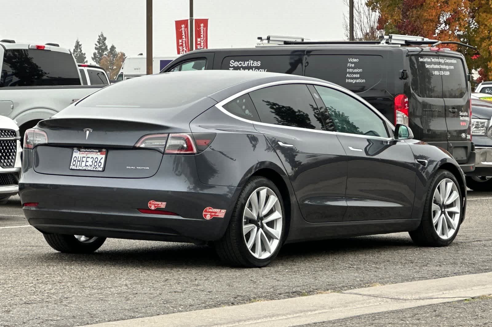 Used 2018 Tesla Model 3 image 2