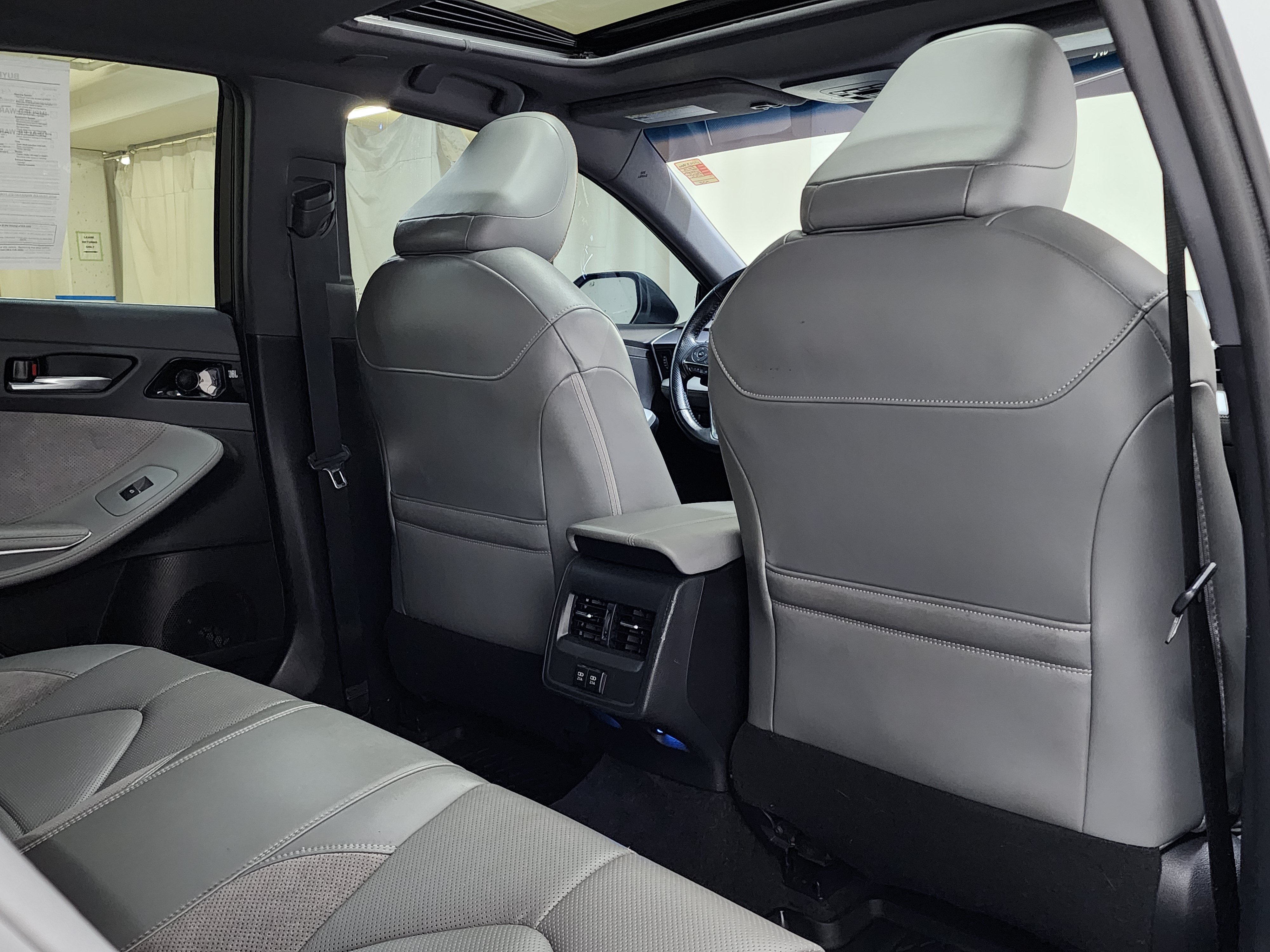 Used 2019 Toyota Avalon XSE w/ All Weather Liner Package FWD image 19