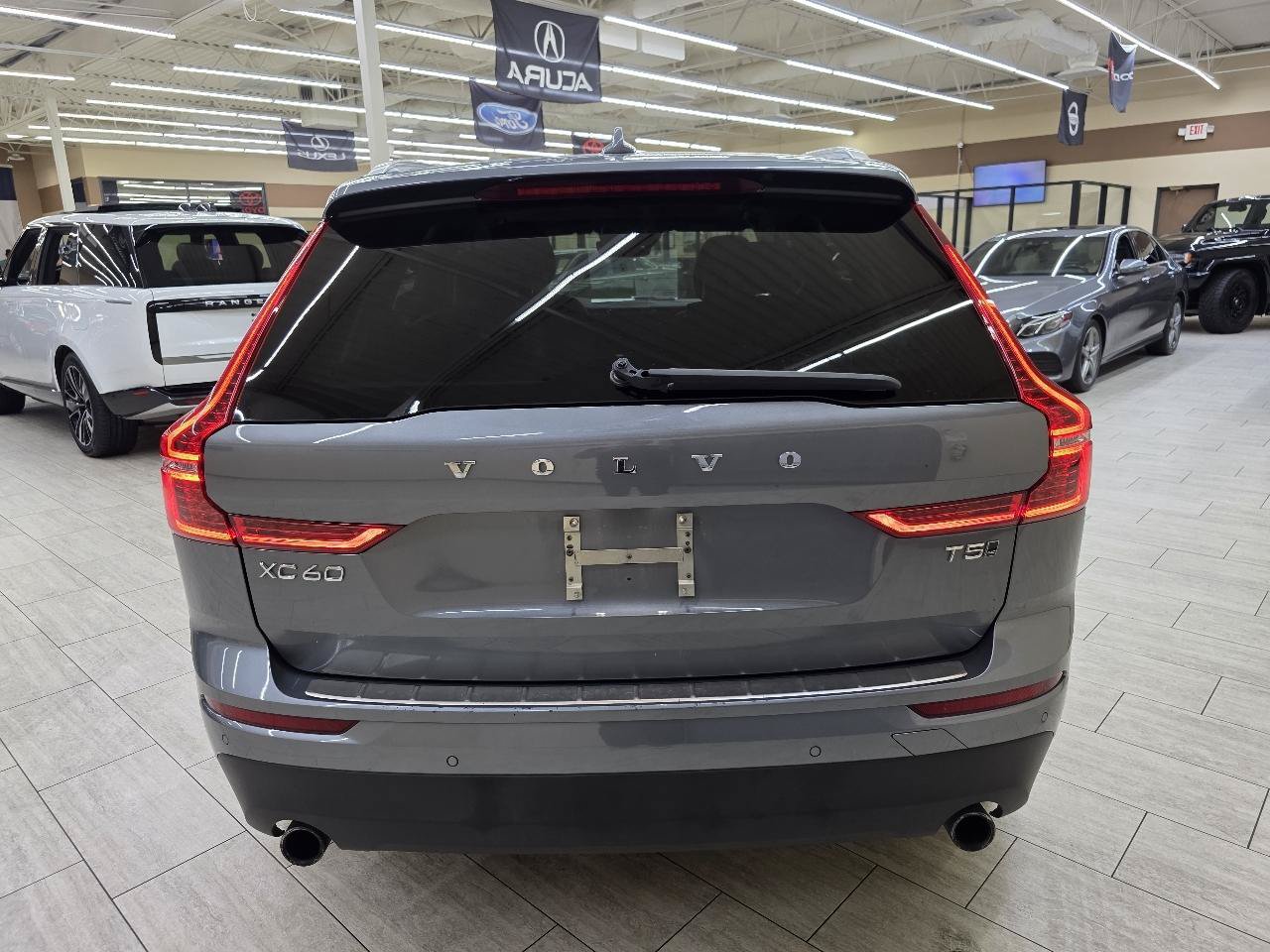 Used 2018 Volvo XC60 T5 Momentum w/ Convenience Package AWD/4WD image 7