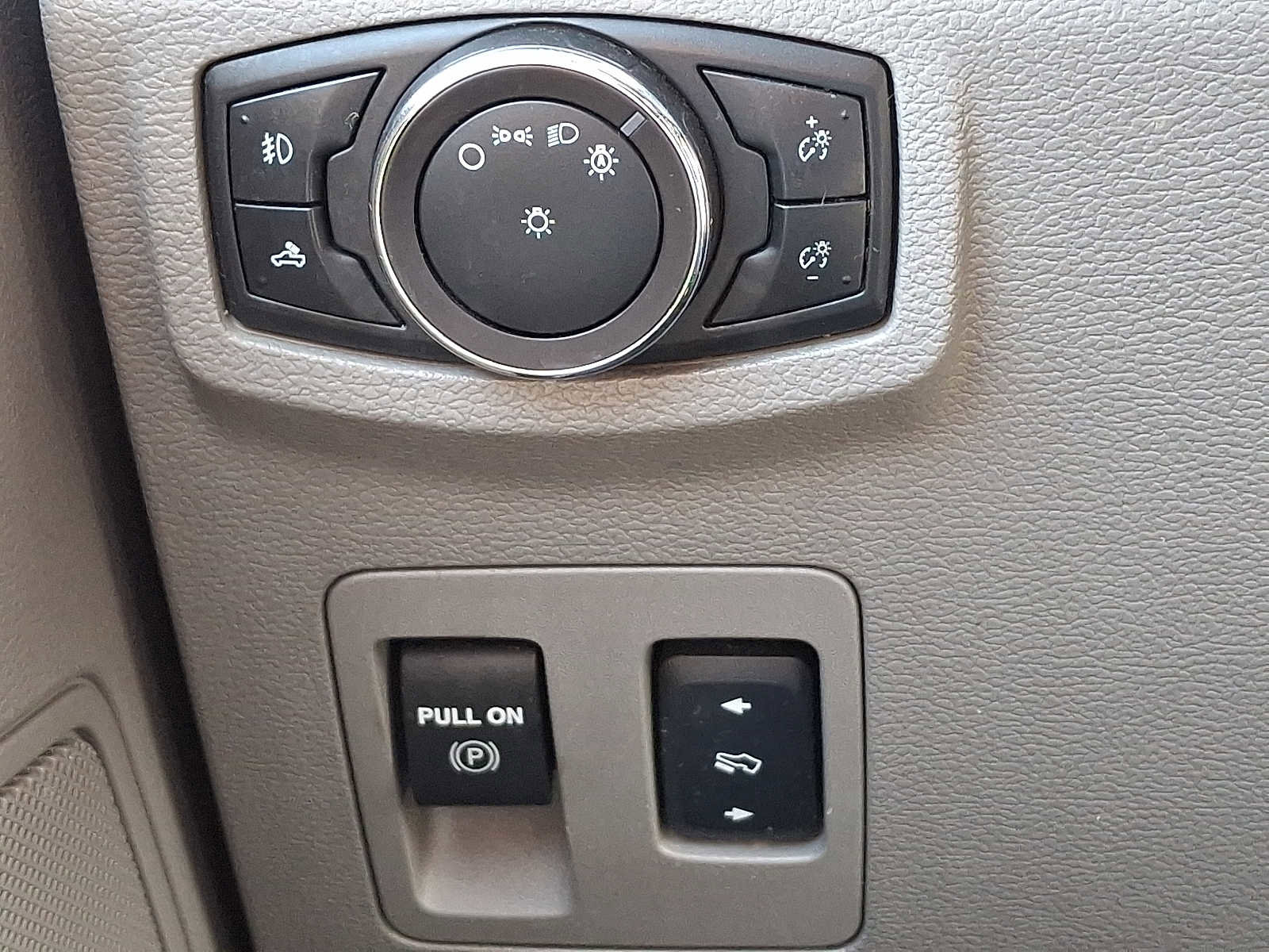 Used 2017 Ford F150 XLT w/ Equipment Group 302A Luxury image 25