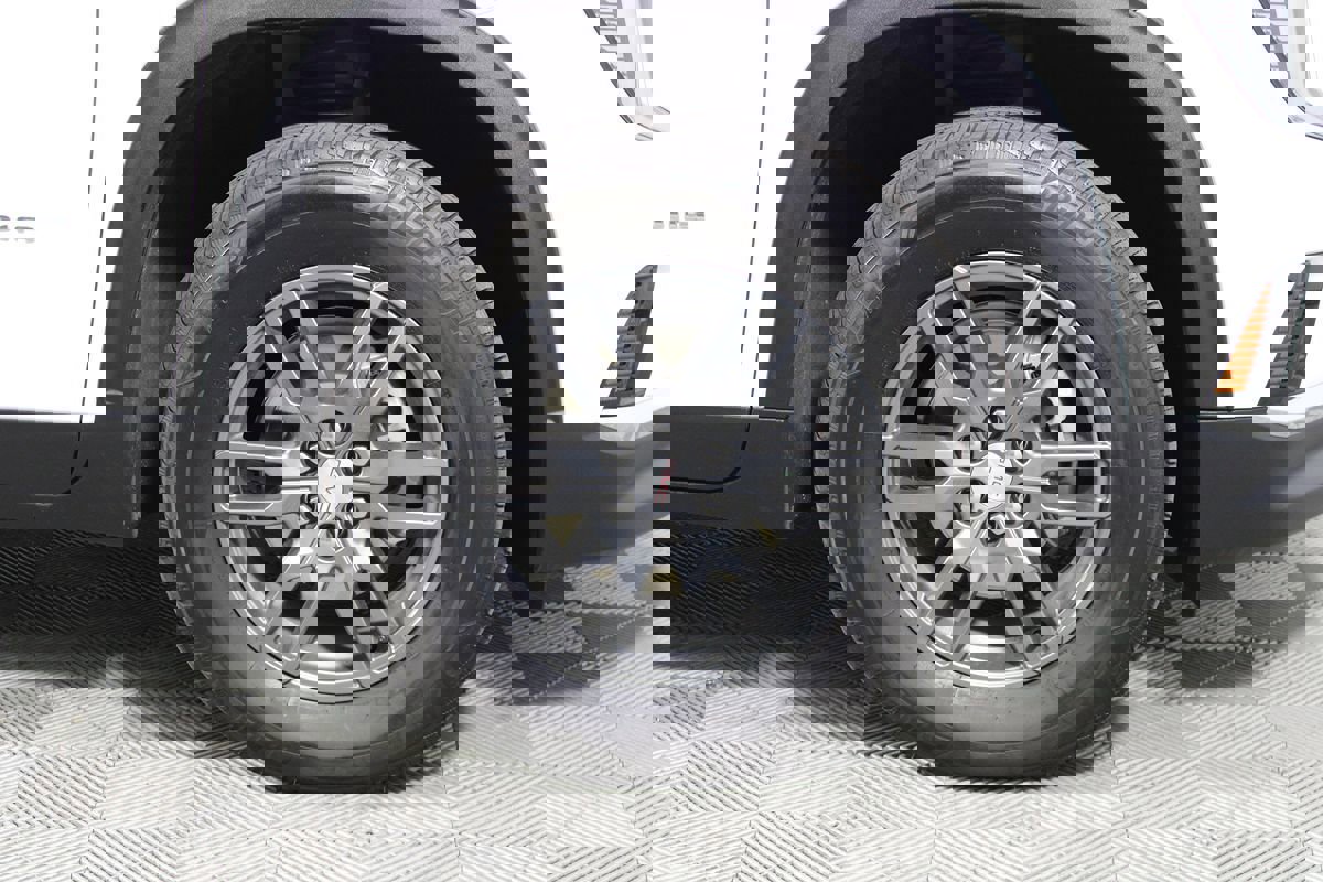 Used 2025 GMC Acadia Elevation image 51