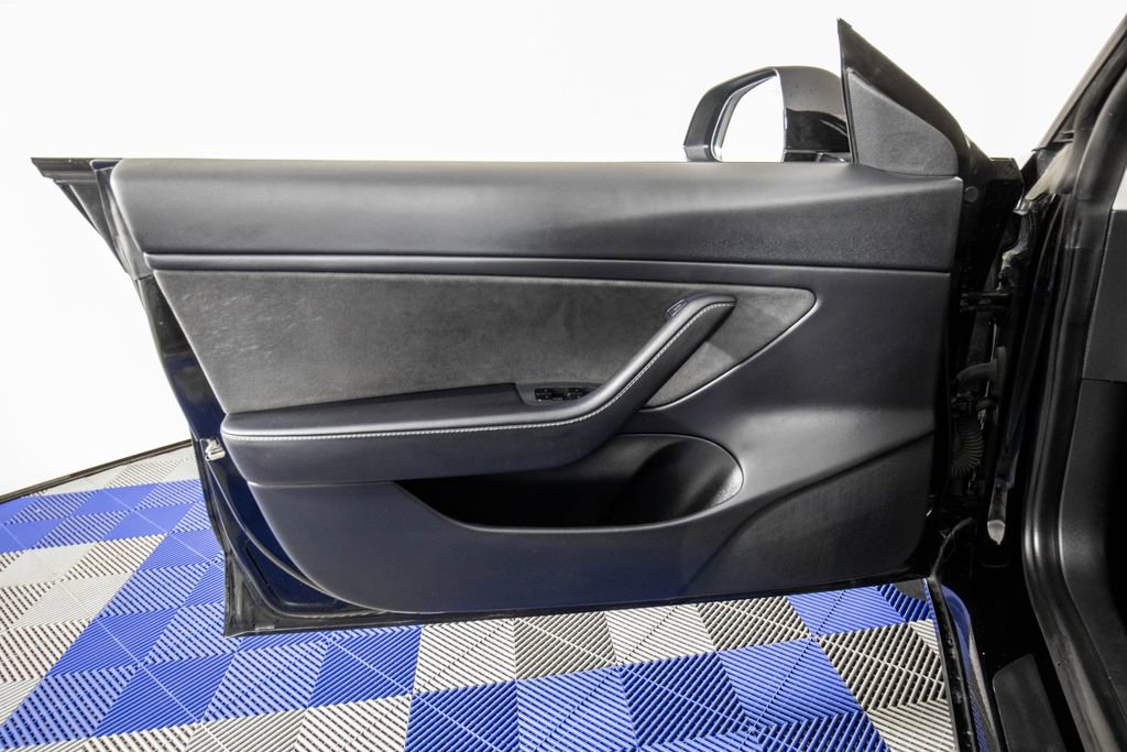 Used 2021 Tesla Model 3 Performance image 12