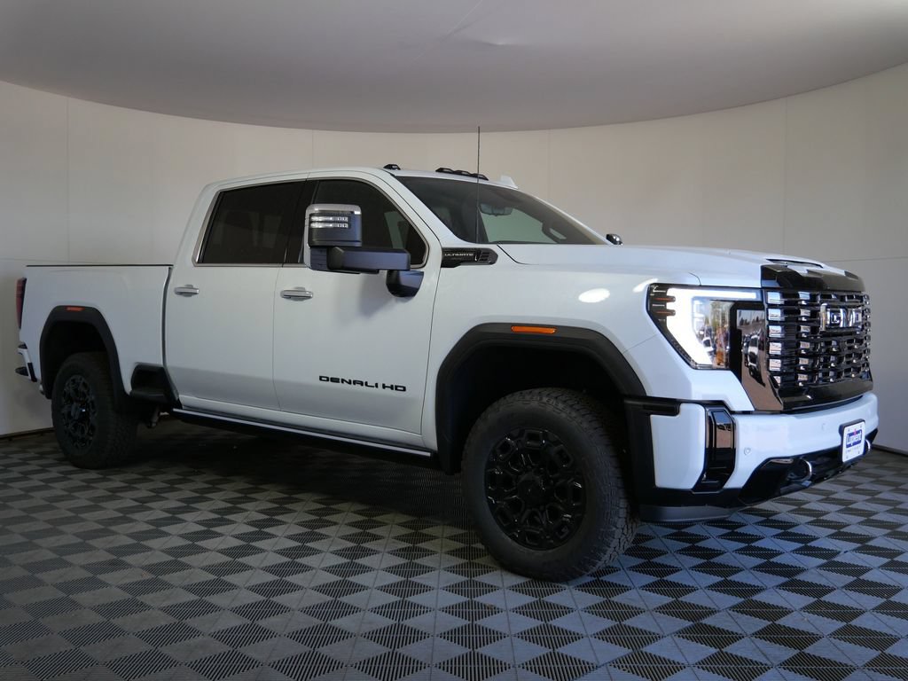New 2026 GMC Sierra 3500 Denali Ultimate w/ LPO, Black Badging Package