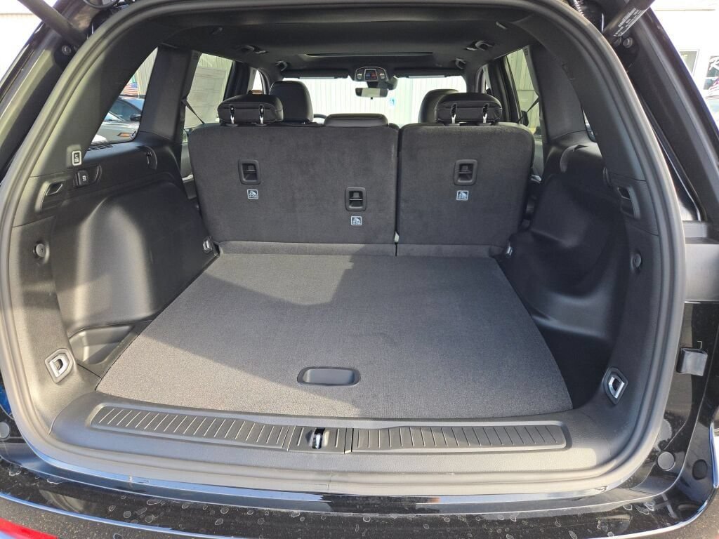 New 2026 Jeep Grand Cherokee Altitude AWD/4WD image 19
