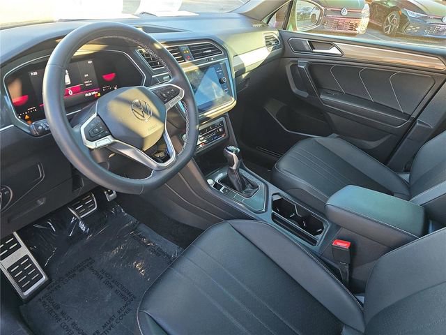 Used 2023 Volkswagen Tiguan SE R-Line image 14