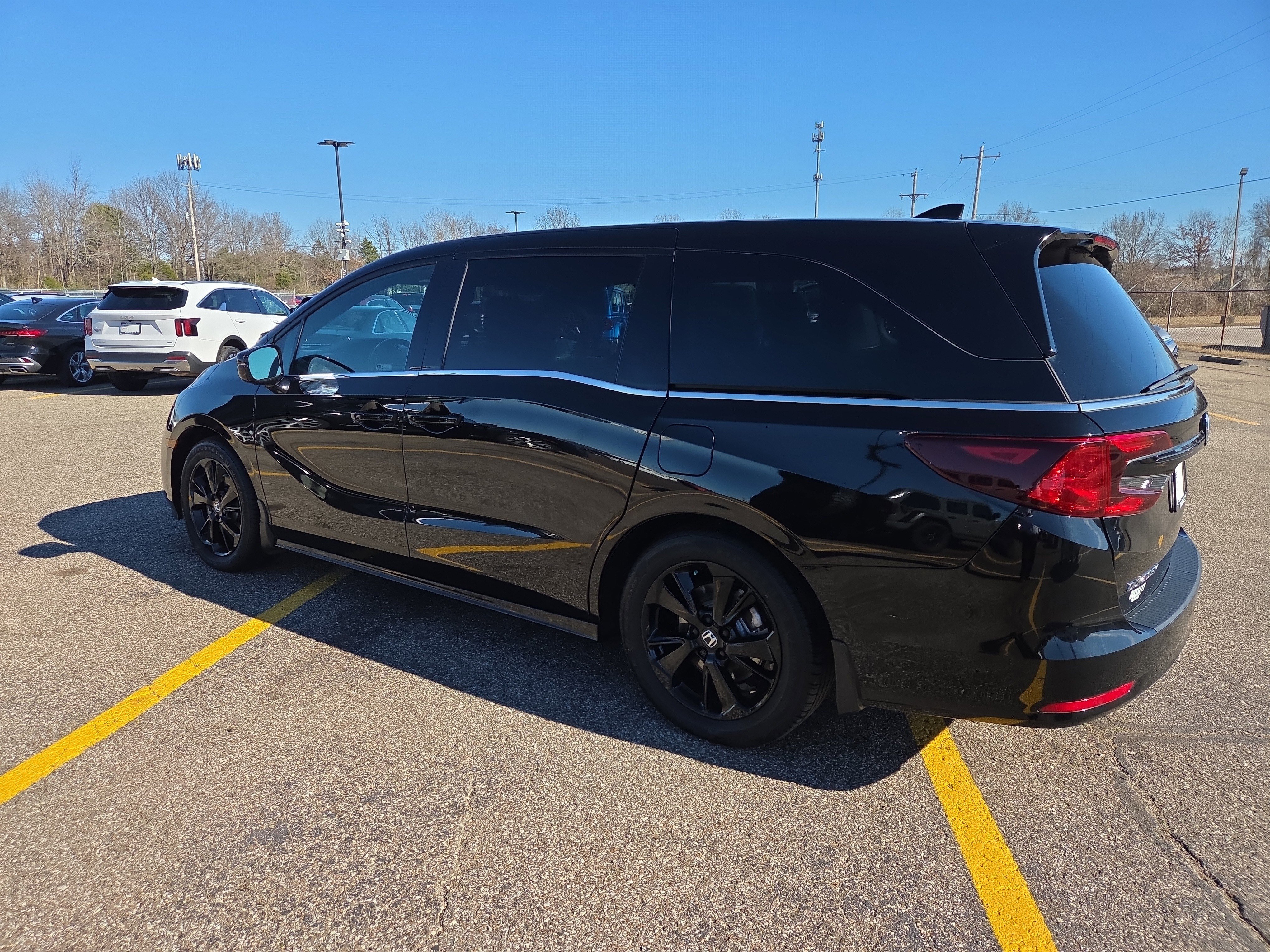 Used 2023 Honda Odyssey Sport image 3