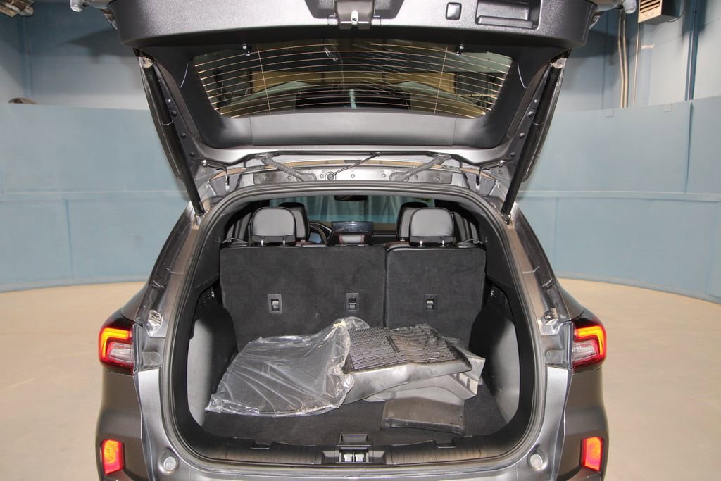 Used 2025 Ford Escape ST-Line Elite w/ Premium Technology Package AWD/4WD image 41