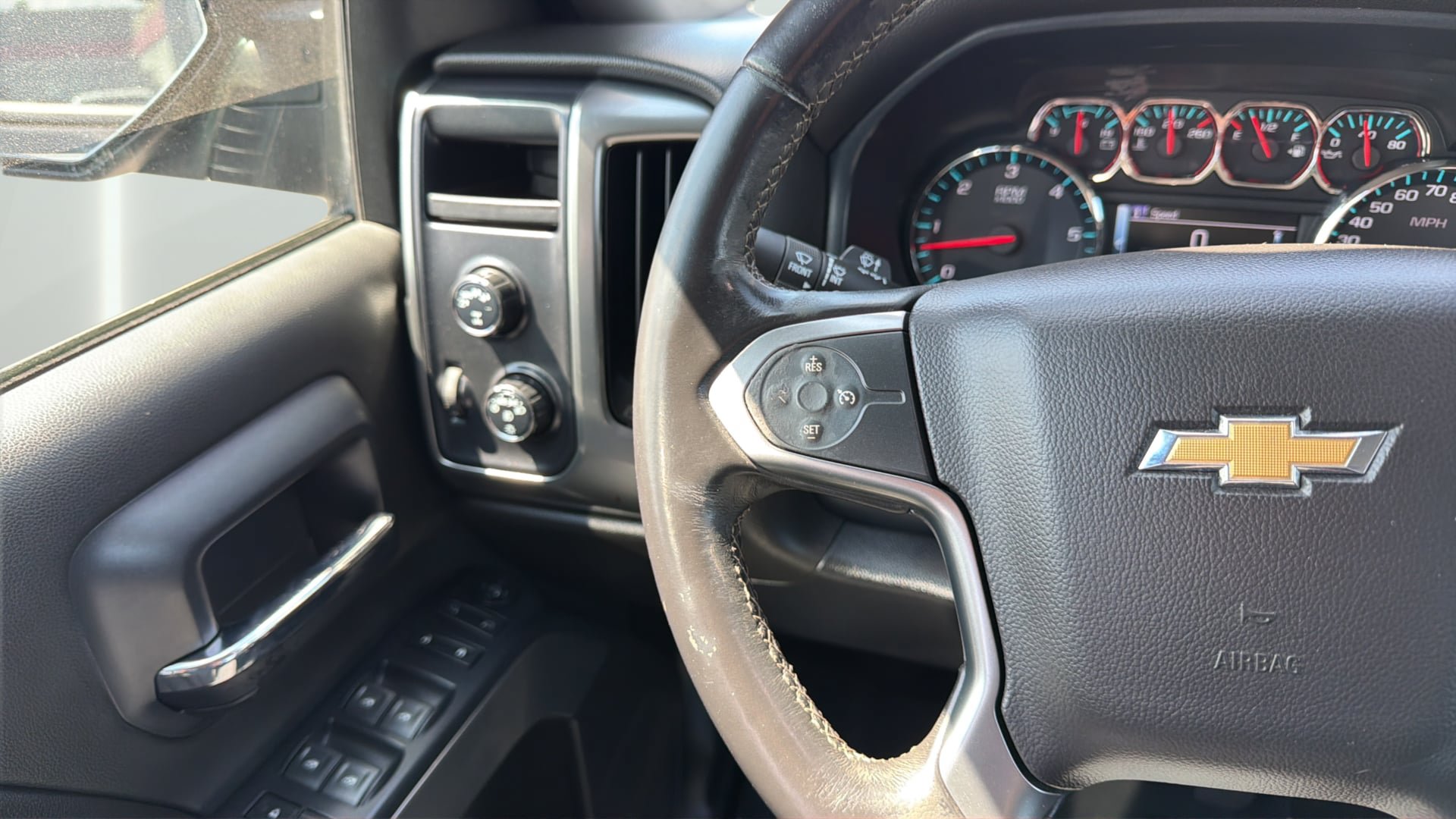 Used 2018 Chevrolet Silverado 1500 LT w/ All Star Edition AWD/4WD image 27
