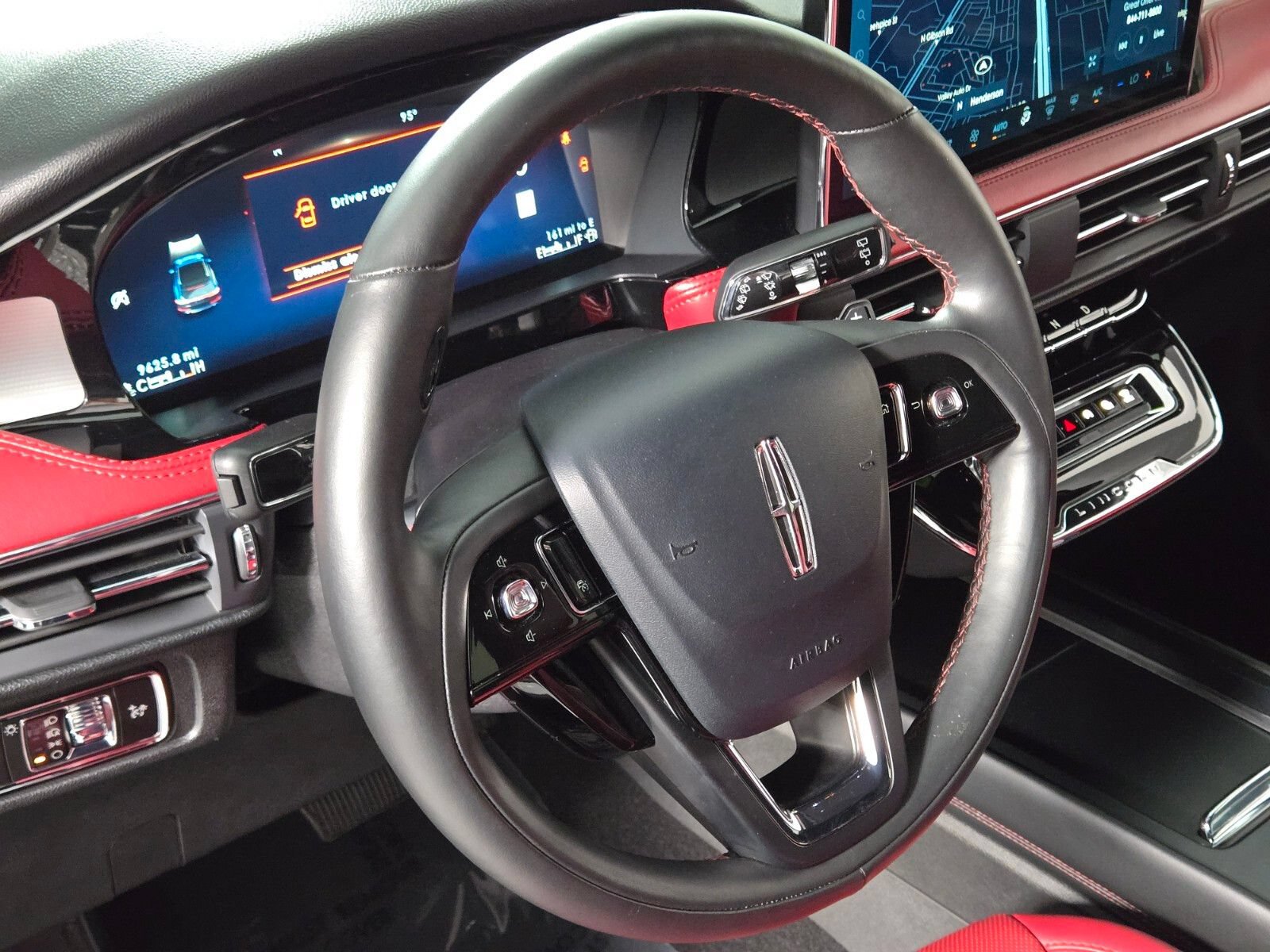 Certified 2025 Lincoln Corsair Reserve w/ Jet Appearance Package AWD/4WD image 23