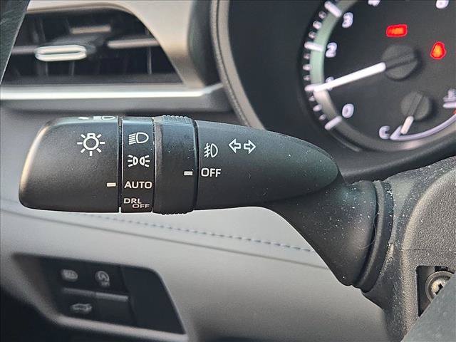 Used 2024 Toyota Highlander LE FWD image 14