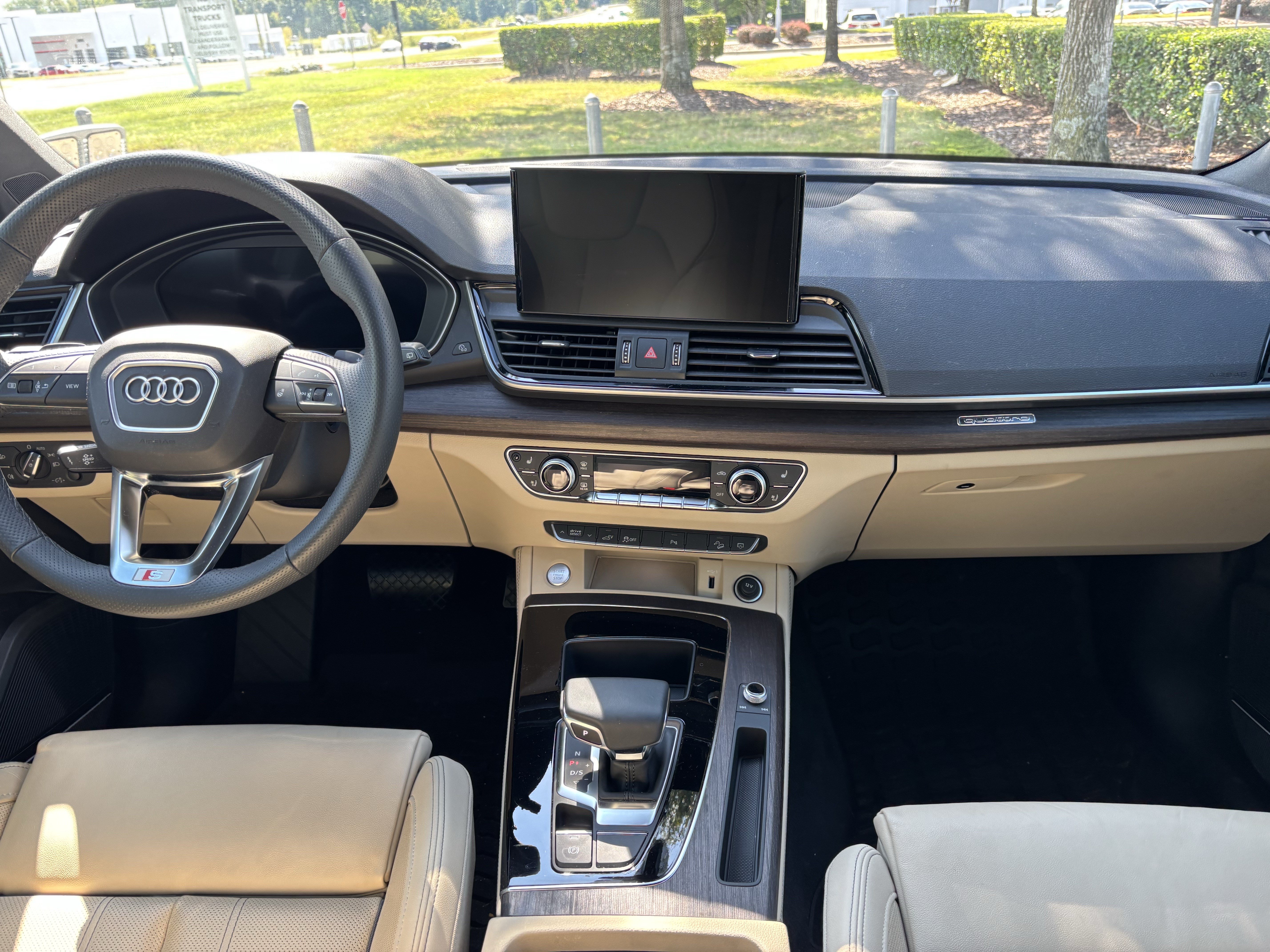 Used 2024 Audi Q5 e Premium Plus w/ Premium Plus Package AWD/4WD image 33