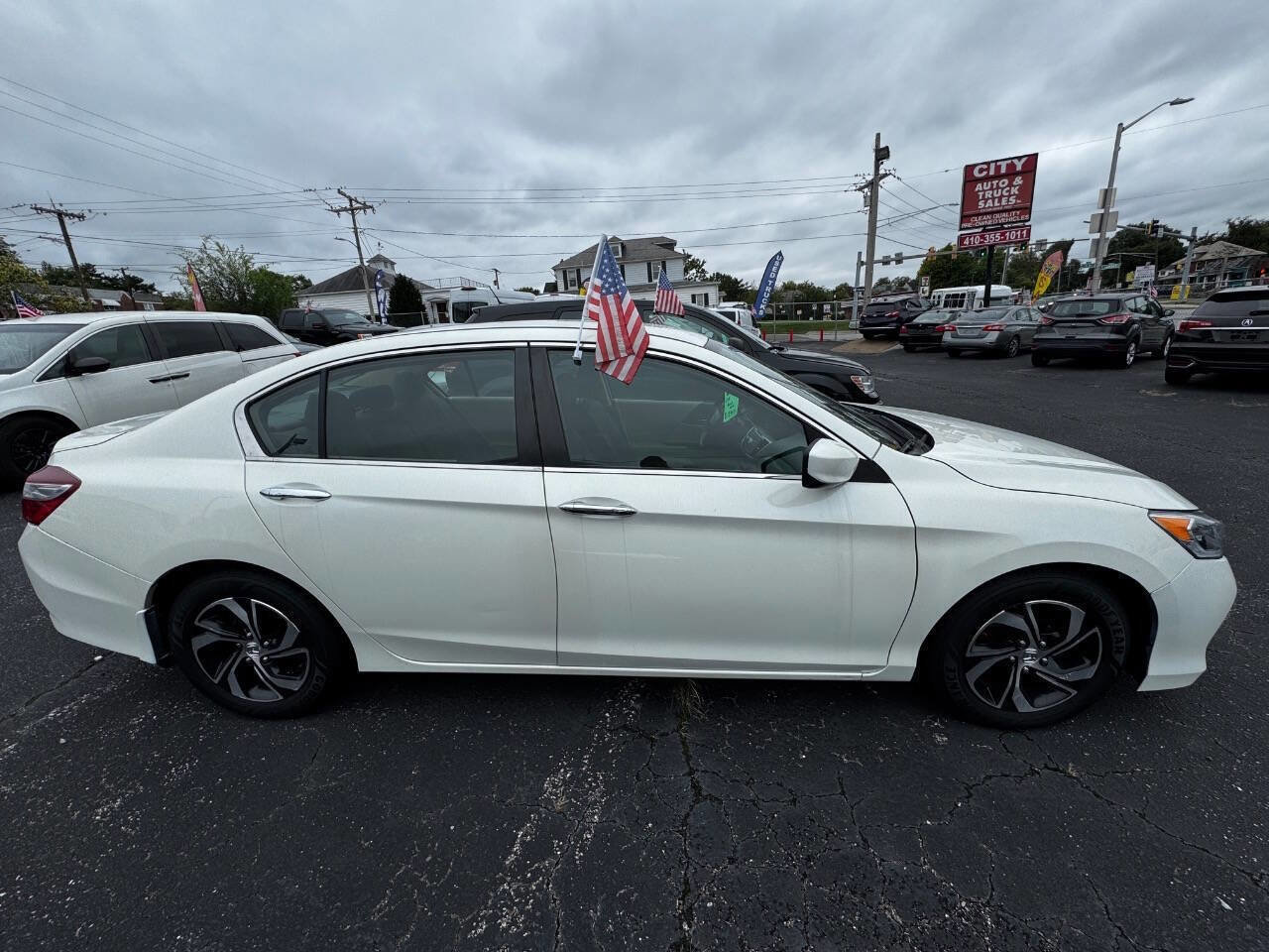 Used 2016 Honda Accord LX image 4