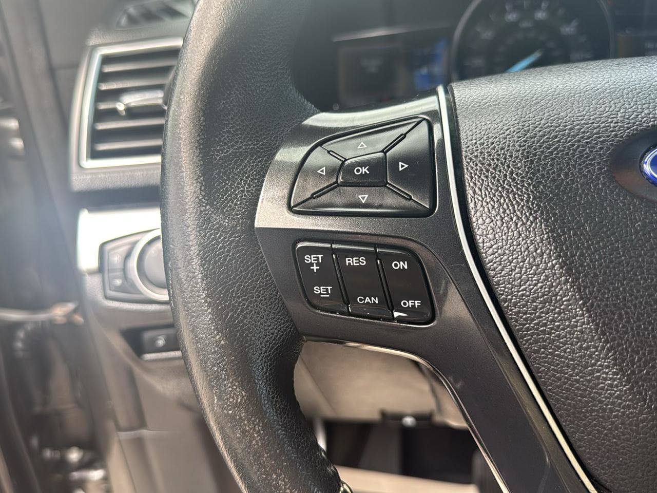 Used 2017 Ford Explorer Limited FWD image 12