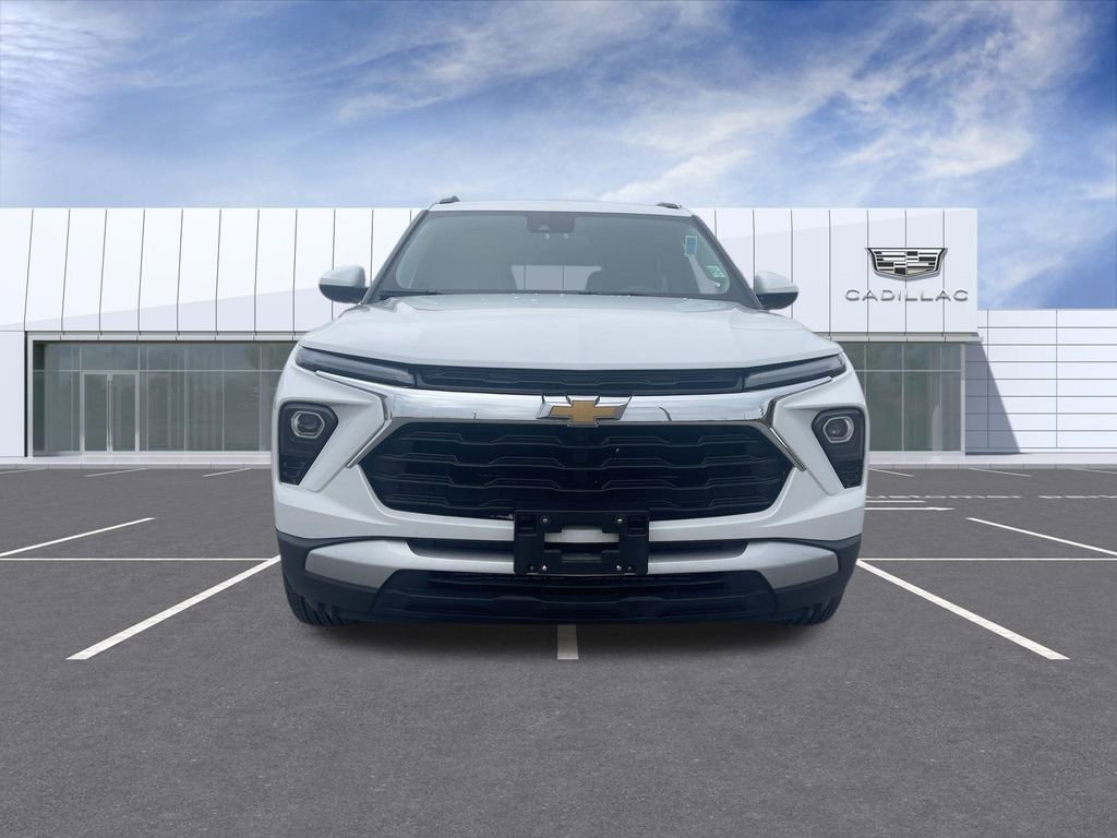 Used 2025 Chevrolet TrailBlazer LT image 3