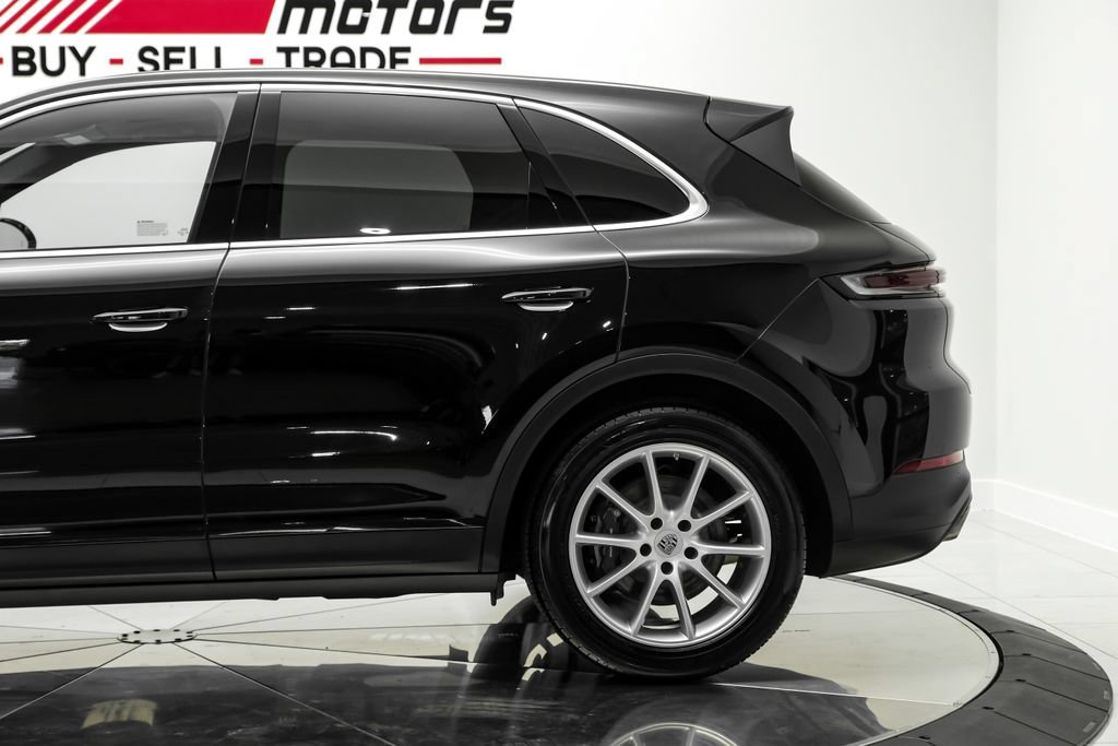 Used 2024 Porsche Cayenne AWD/4WD image 19