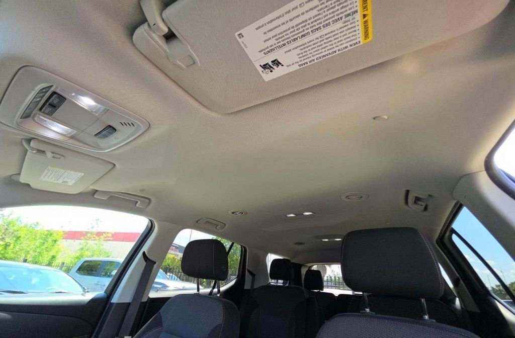 Used 2019 Chevrolet Traverse LT FWD image 8