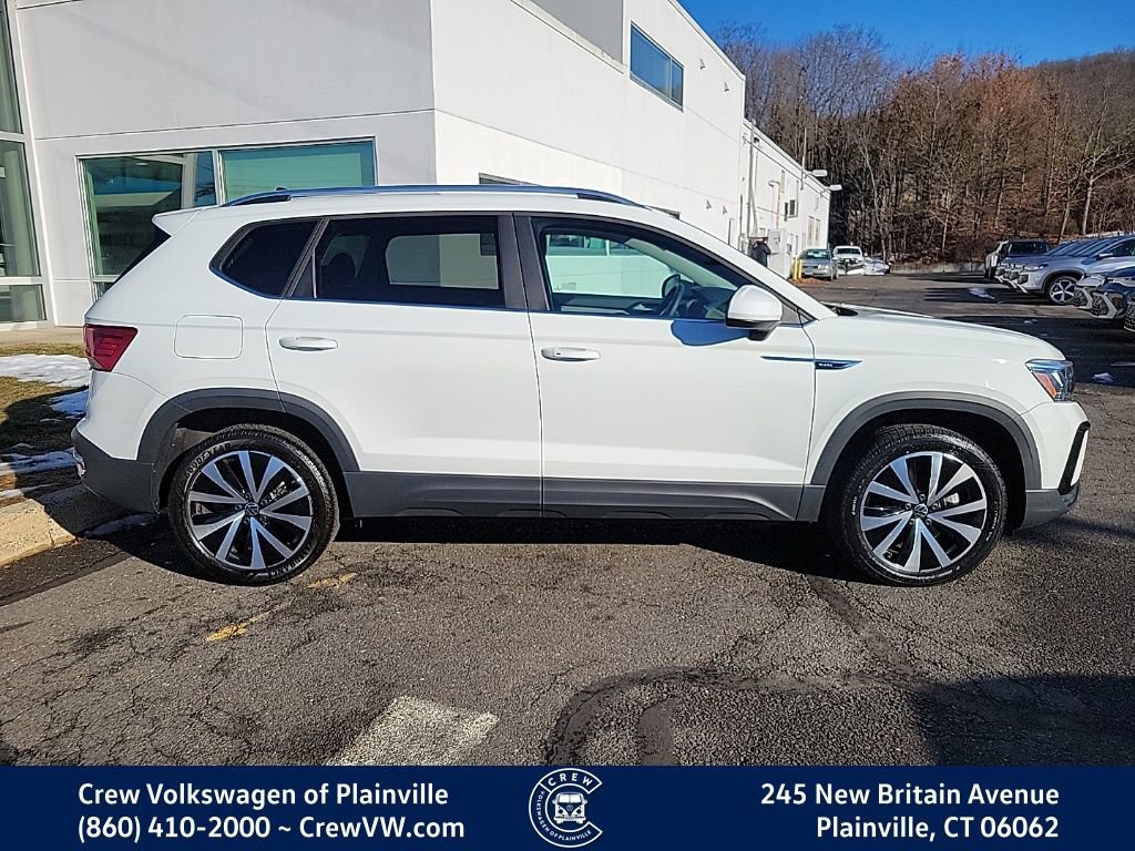 Certified 2023 Volkswagen Taos SE image 33