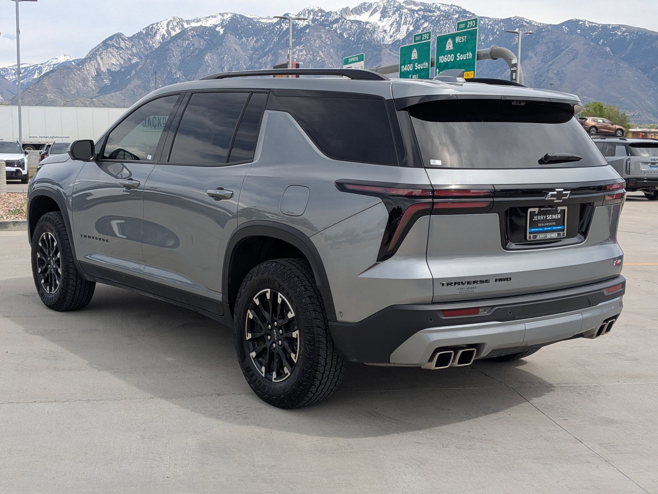 Used 2024 Chevrolet Traverse Z71 w/ Enhanced Driving Package image 4