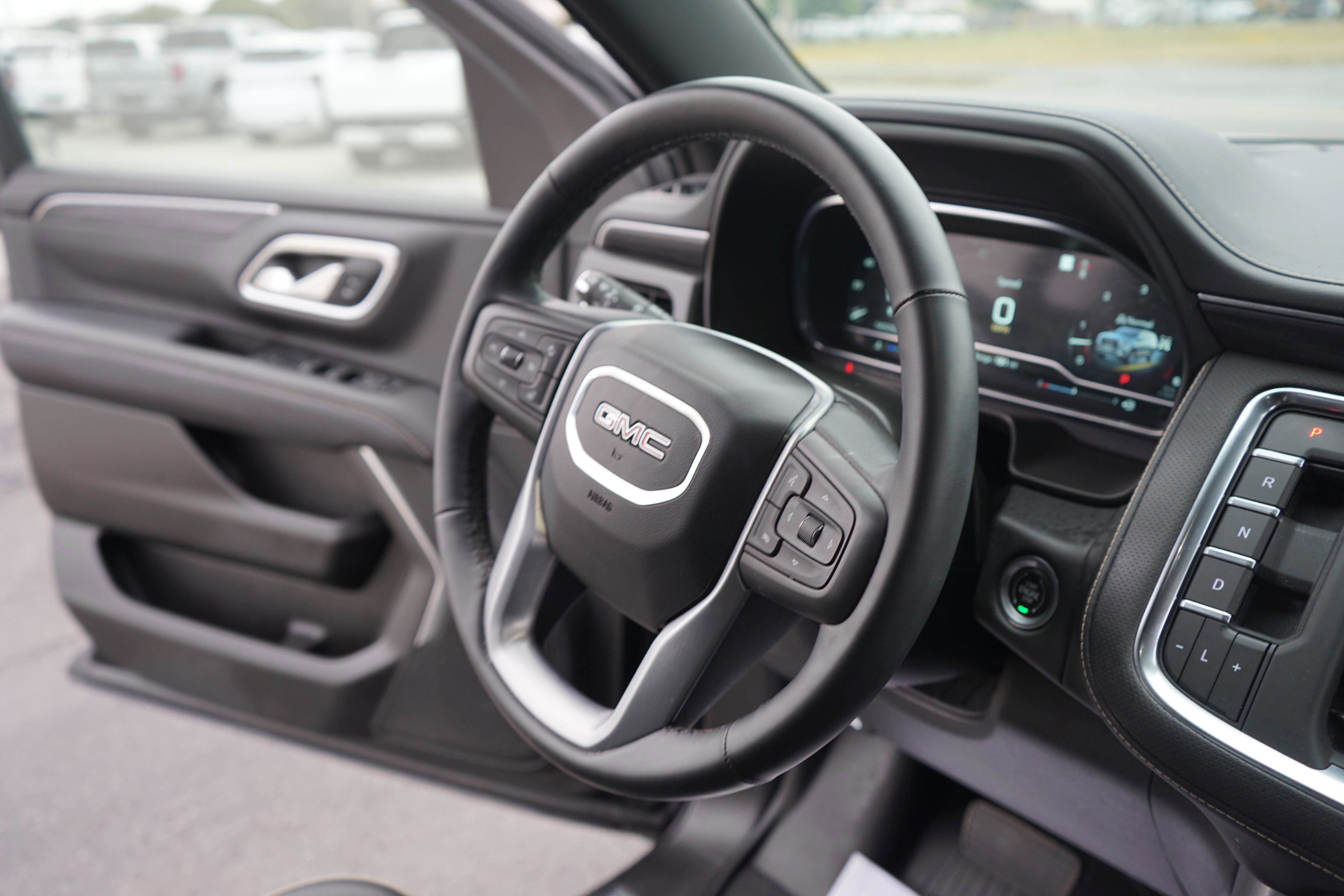 Used 2023 GMC Yukon SLT w/ SLT Premium Package AWD/4WD image 25