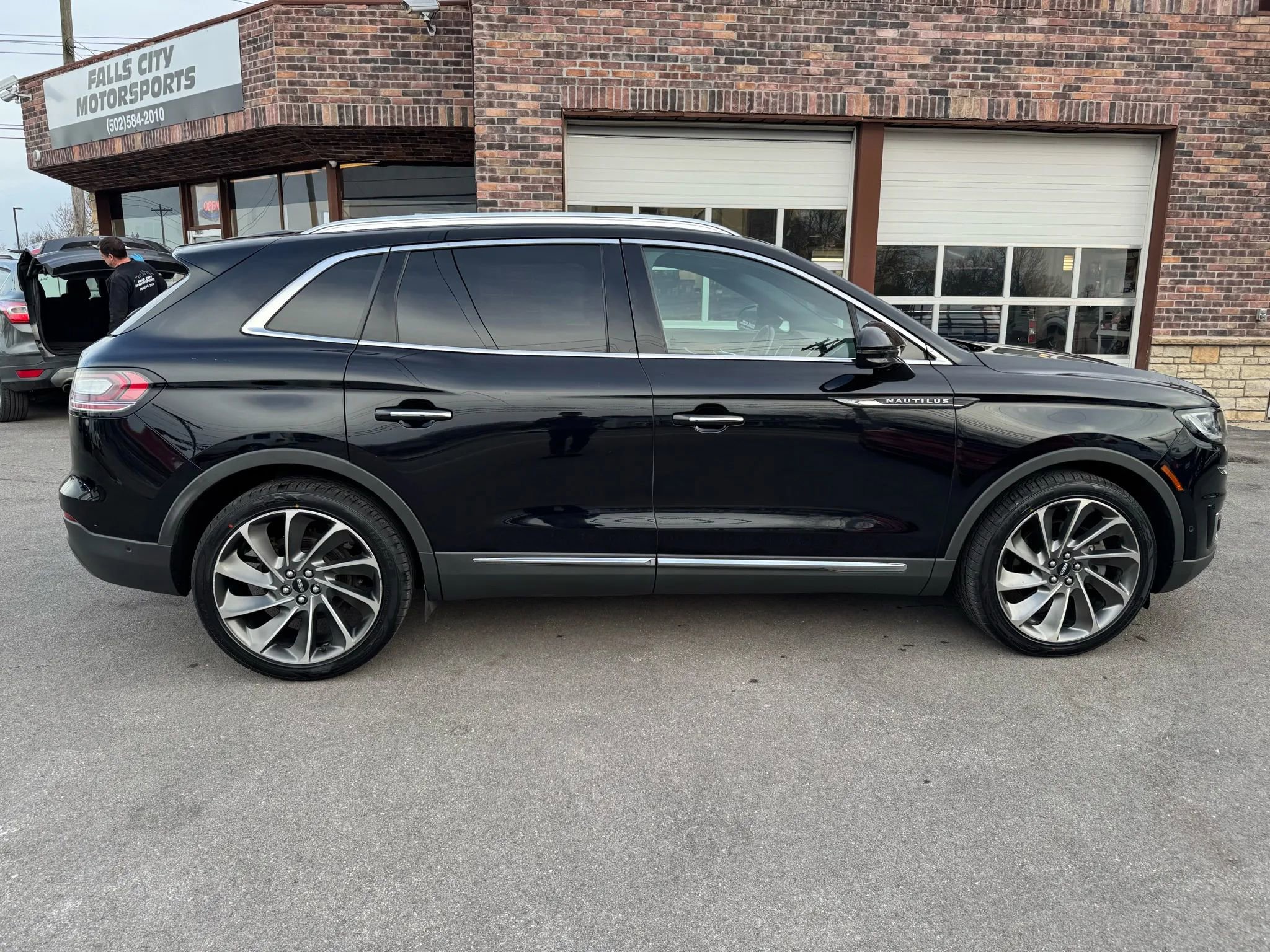 Used 2019 Lincoln Nautilus Reserve image 18