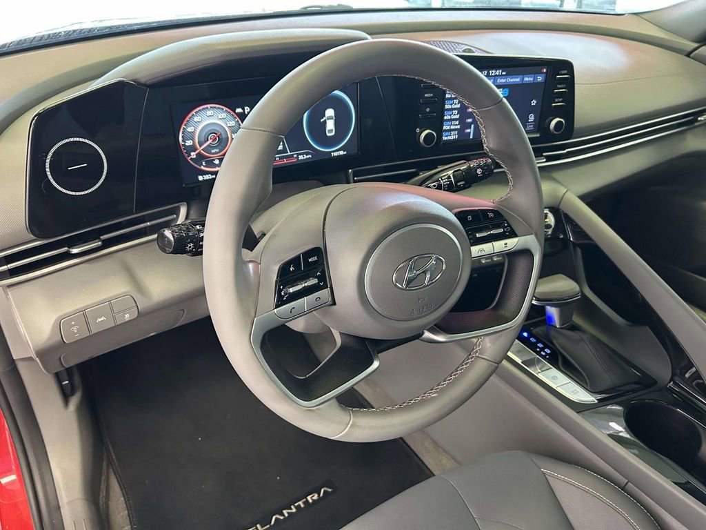 Used 2021 Hyundai Elantra SEL w/ Convenience + Premium Package FWD image 12