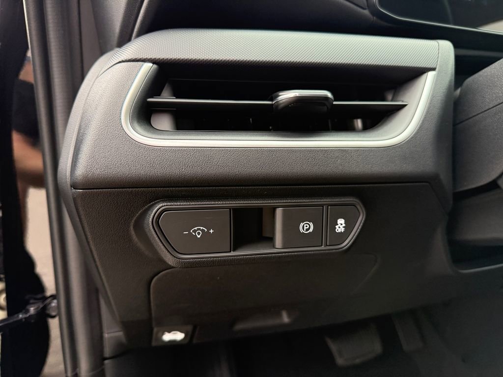 New 2025 Kia K4 LXS image 16