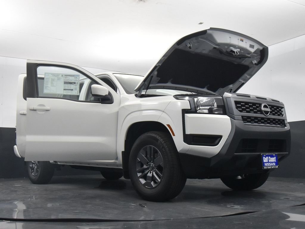 Certified 2025 Nissan Frontier SV image 38
