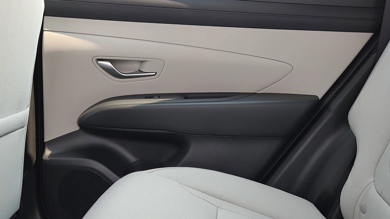 New 2025 Hyundai Tucson SE image 16