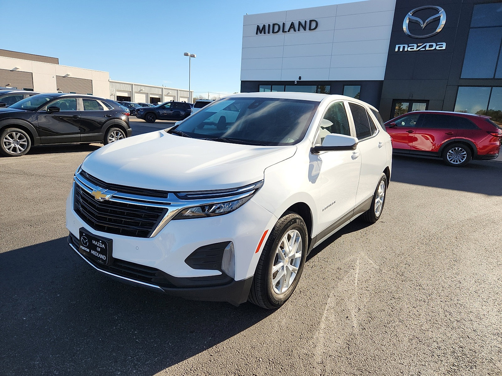 Used 2024 Chevrolet Equinox LT image 3