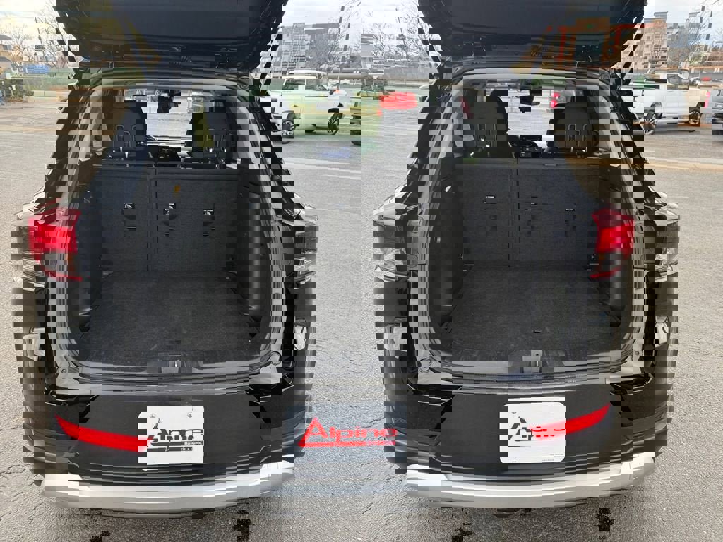 Used 2025 Chevrolet TrailBlazer LT image 16