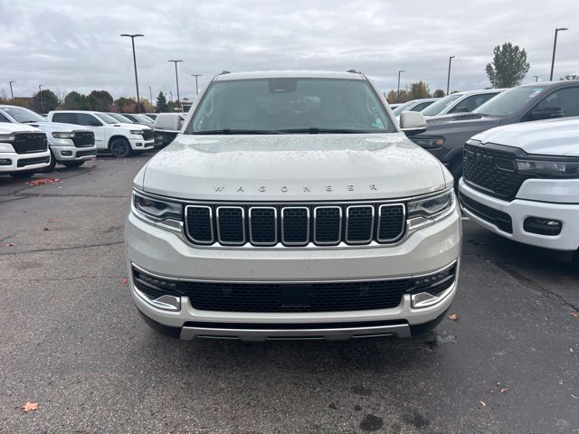 Used 2022 Jeep Wagoneer Series III AWD/4WD image 6
