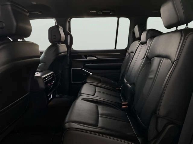 Used 2024 Jeep Wagoneer Series II w/ Flexible Seating Group RWD image 69
