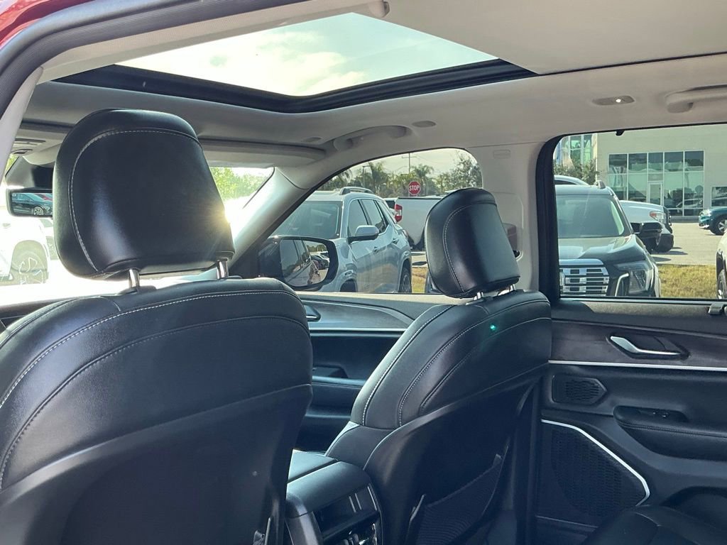 Used 2023 Jeep Grand Cherokee 4WD 4xe w/ Luxury Tech Group II image 31