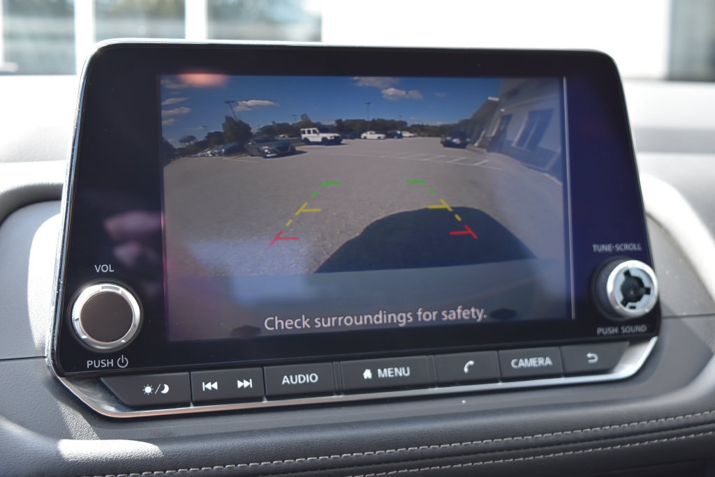Used 2024 Nissan Rogue S FWD image 14