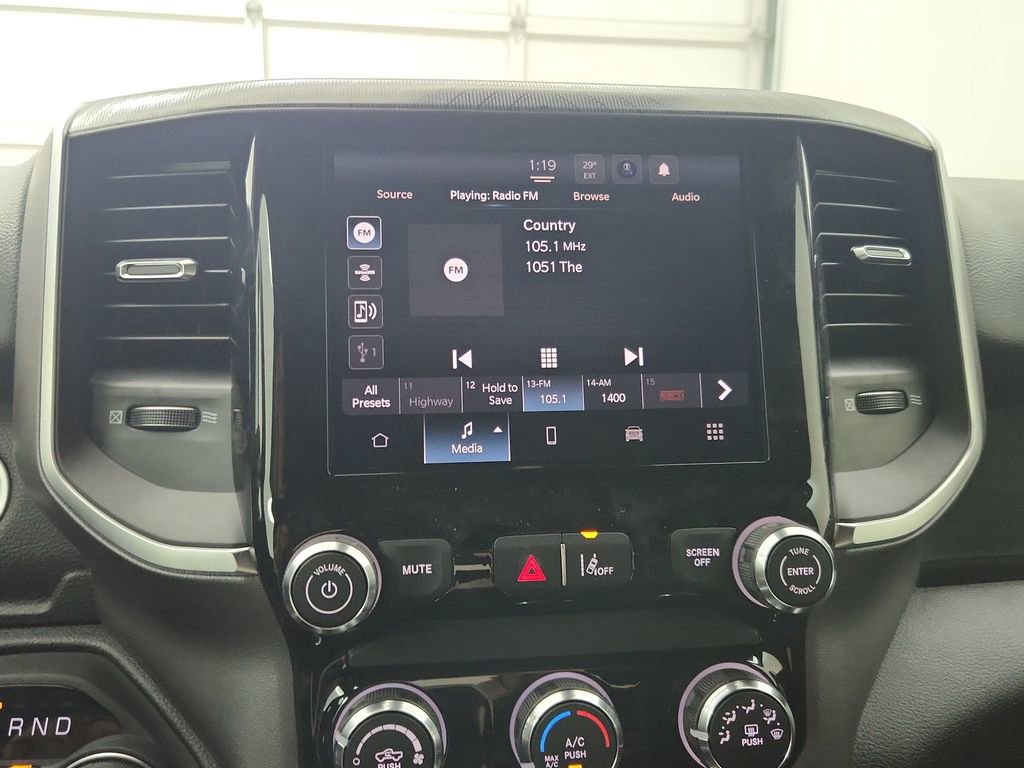New 2026 RAM 1500 Express AWD/4WD image 23
