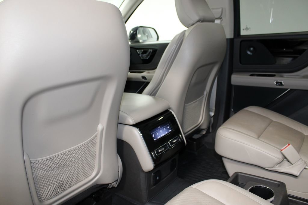 Used 2022 Lincoln Aviator Reserve w/ Elements Package Plus image 28