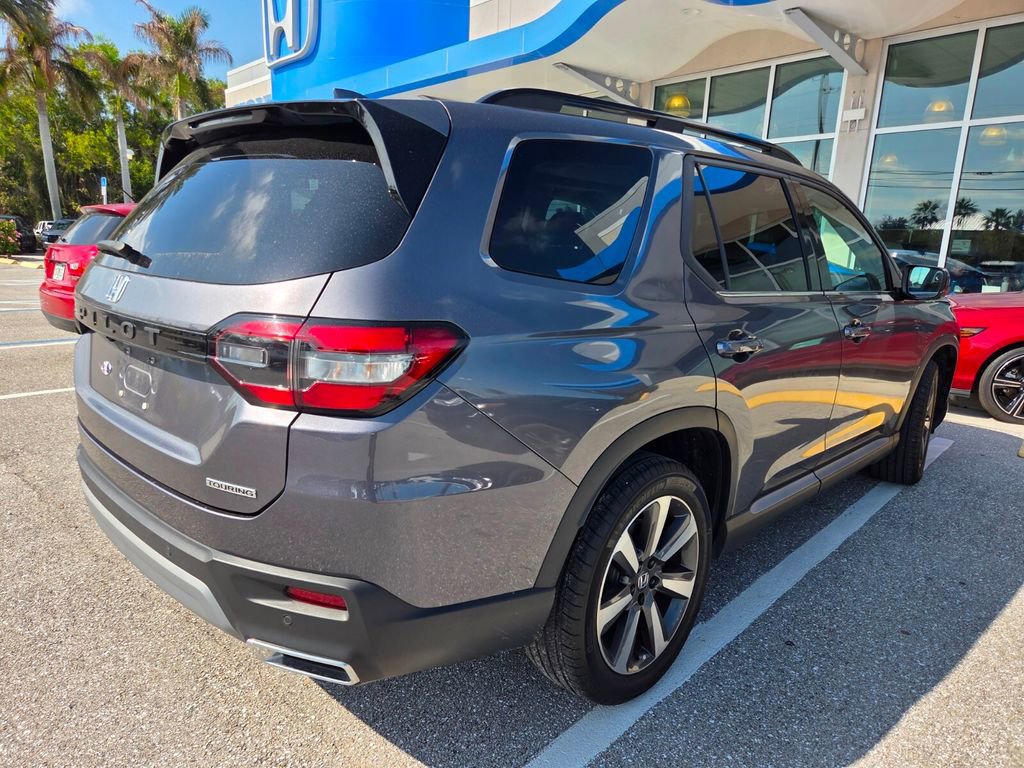 Certified 2024 Honda Pilot Touring image 6