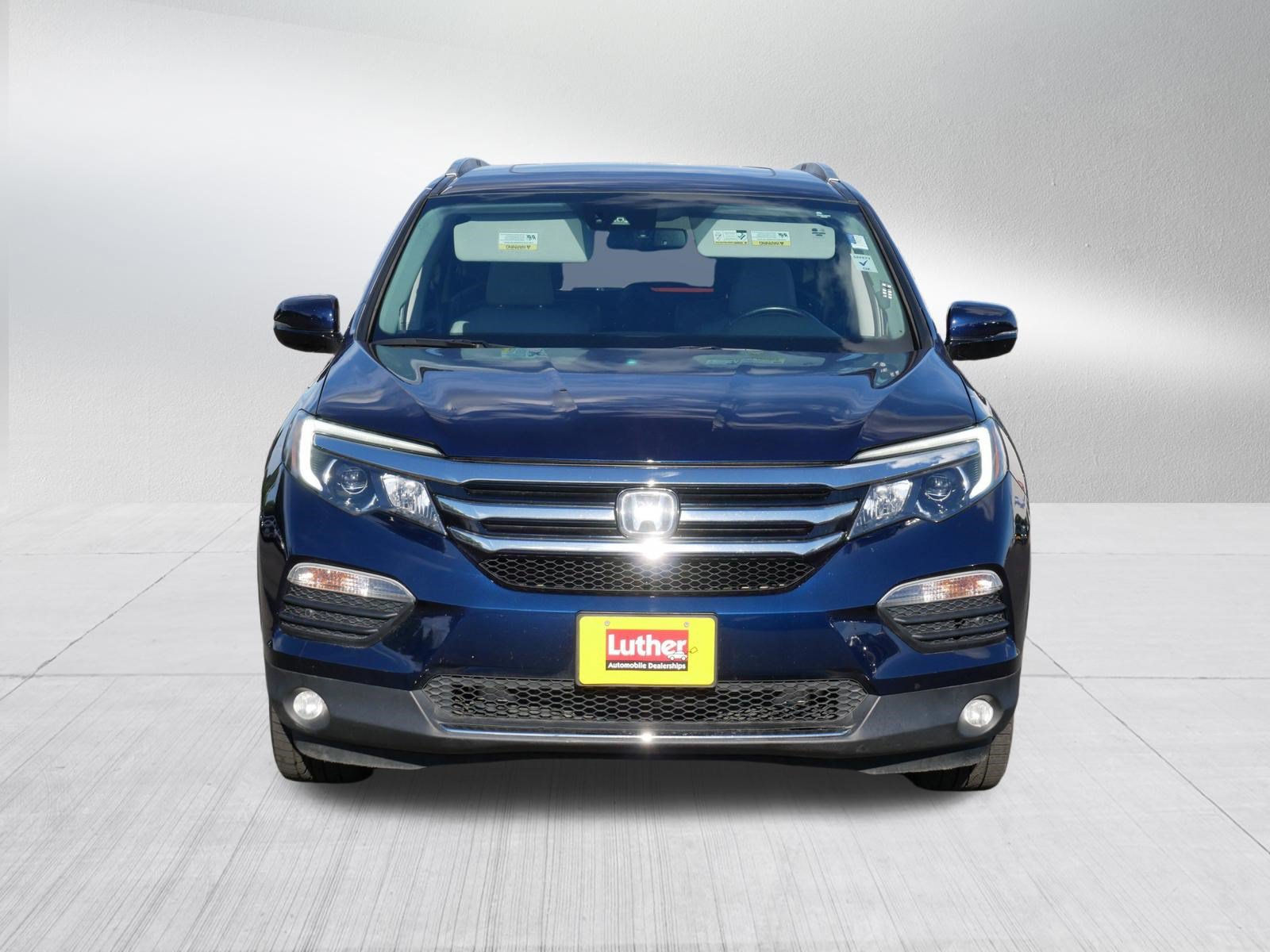 Used 2016 Honda Pilot Elite image 2