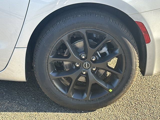 New 2026 Chrysler Pacifica Limited image 17