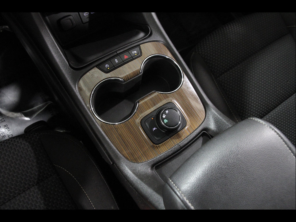 Used 2023 GMC Acadia SLE FWD image 15