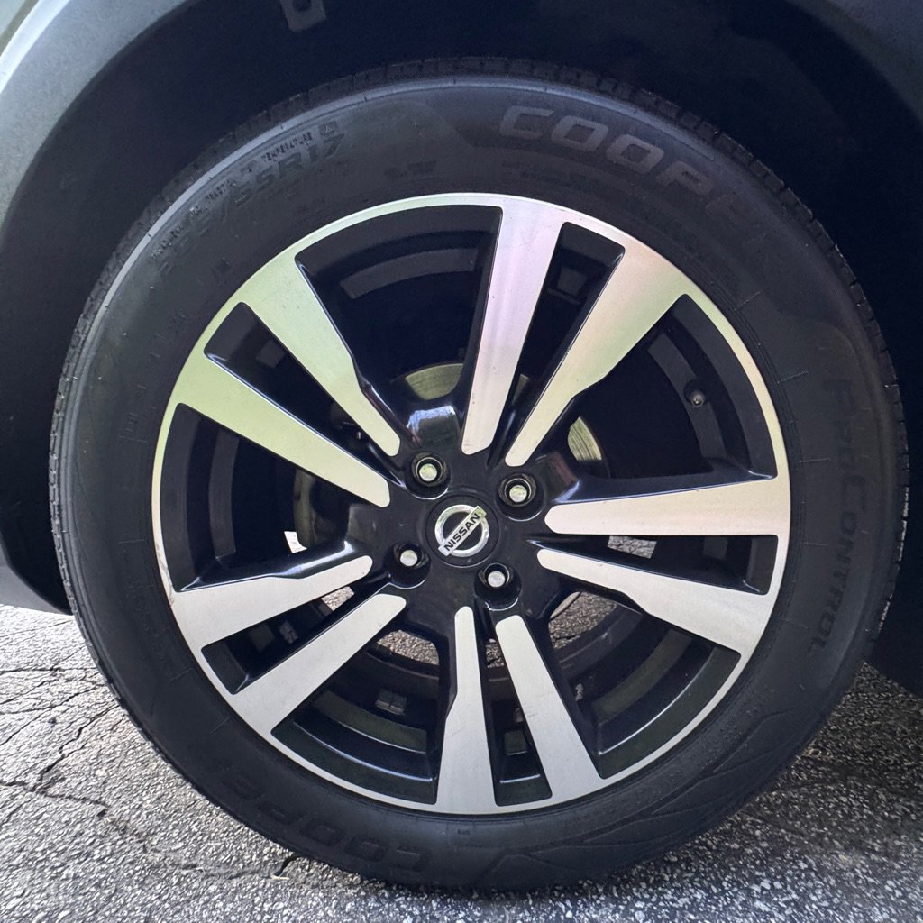 Used 2020 Nissan Kicks SV w/ Exterior Package image 32