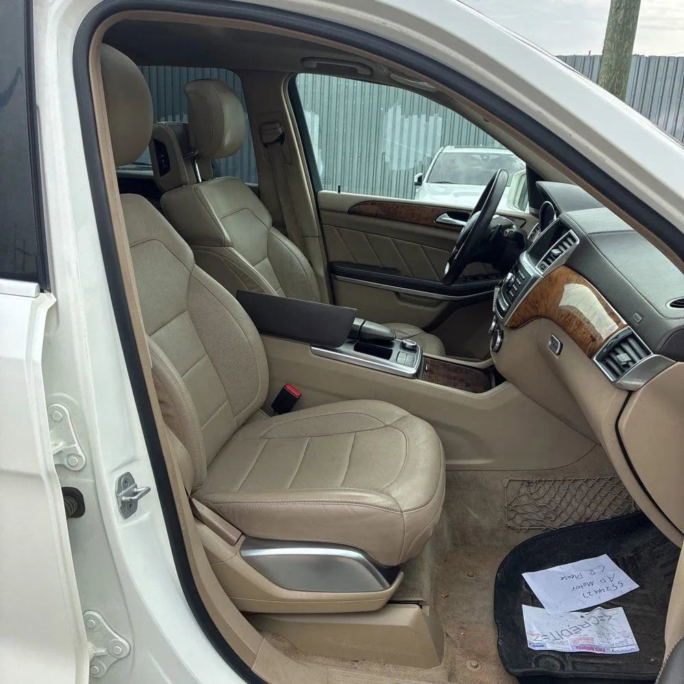Used 2015 Mercedes-Benz GL 550 4MATIC image 21